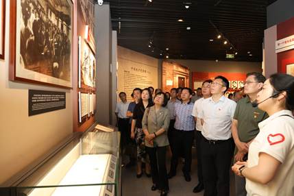 說明: https://zzb.cug.edu.cn/__local/6/BD/3E/186ED0FD6D6DCA23770820E1919_52C55842_4F3E4.jpeg